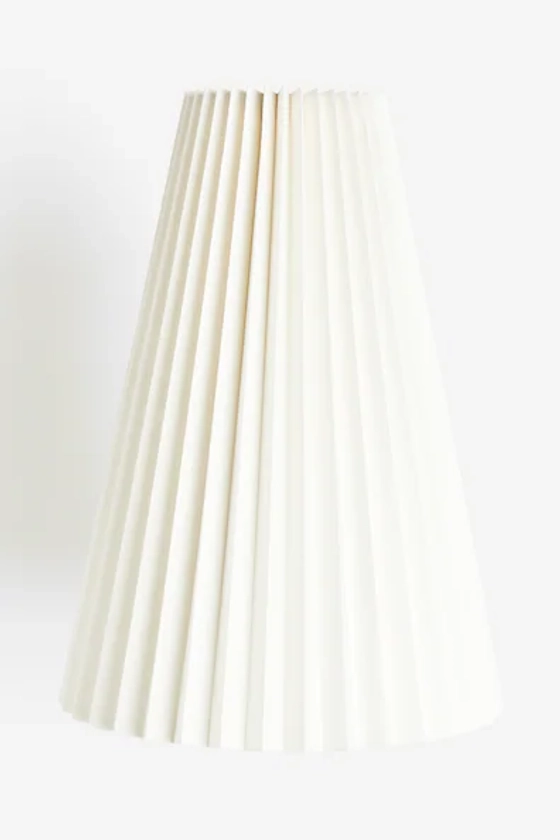 Pleated lampshade