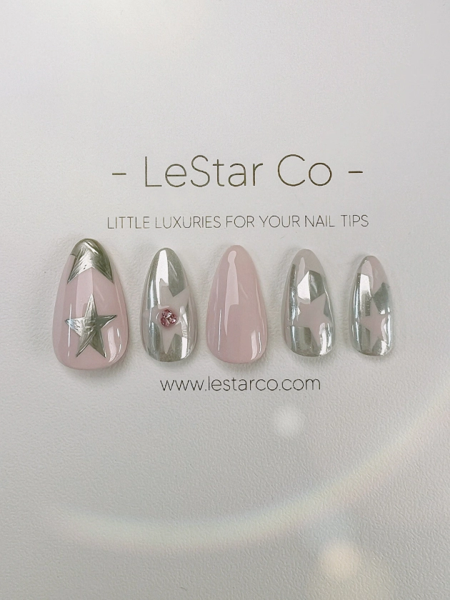 Reusable Silver Star Nails Premium Short Press on Nails Gel Manicure Hand Painted Pressons Handmade | Lestarco faux nails ML233