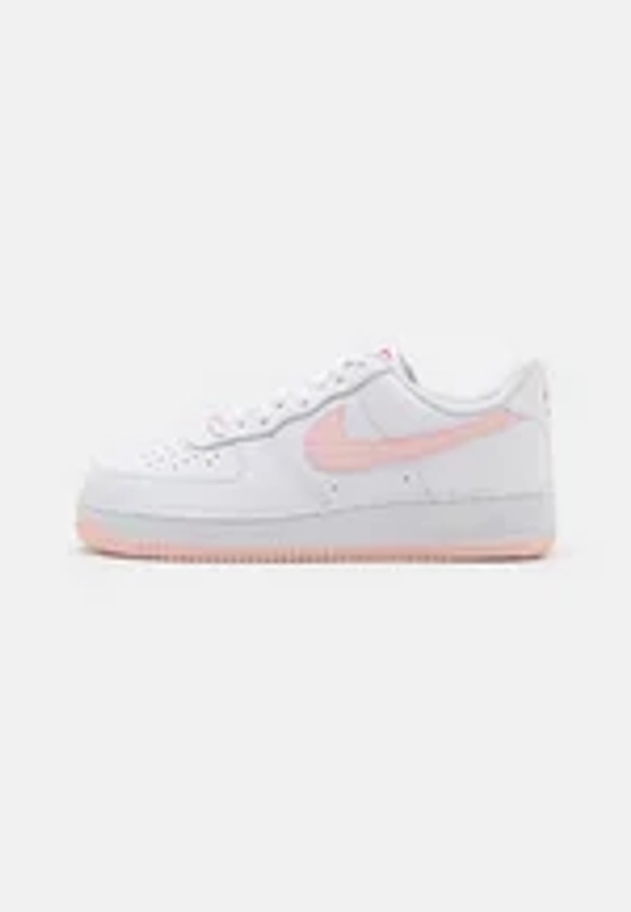 Nike Sportswear AIR FORCE 1 '07 VT - Baskets basses - white/atmosphere/university red/sail/blanc - ZALANDO.FR