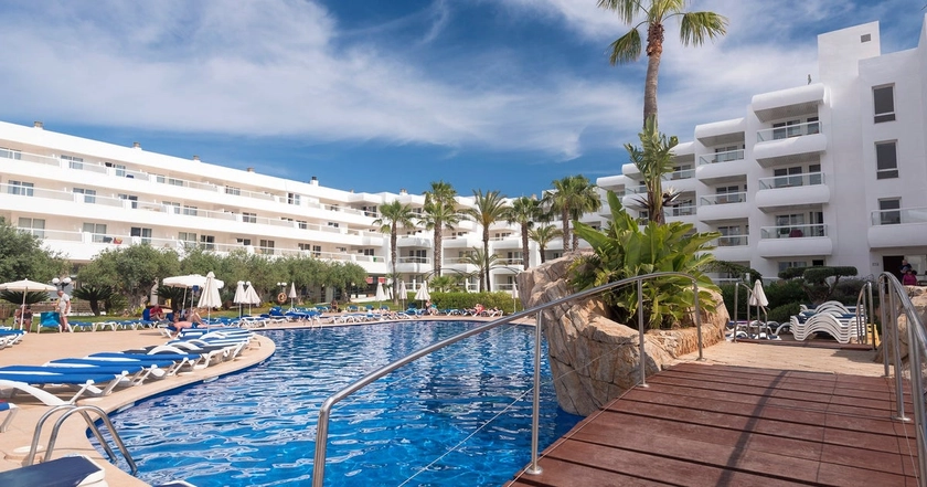 Aparthotel Tropic Garden in Santa Eulalia, Ibiza | loveholidays