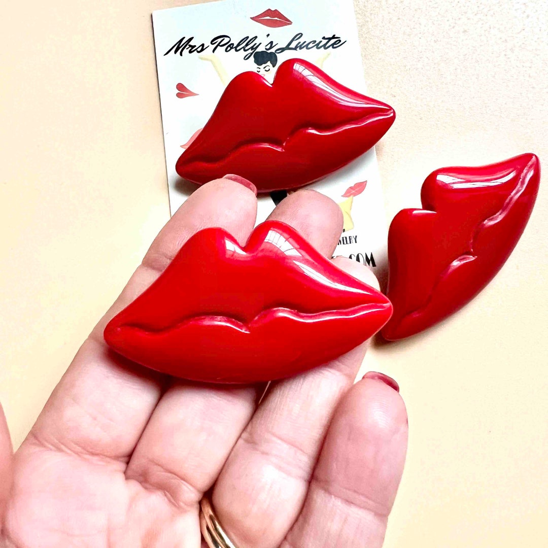 Red Lips Brooch, Bakelite Jewelry Inspired Reproduction,valentine's Day, Resin Brooch, Fakelite, 1940s 1950s Style by Mrs Polly's Lucite - Etsy